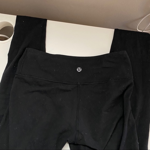 Black Lululemon leggings - Picture 2 of 4